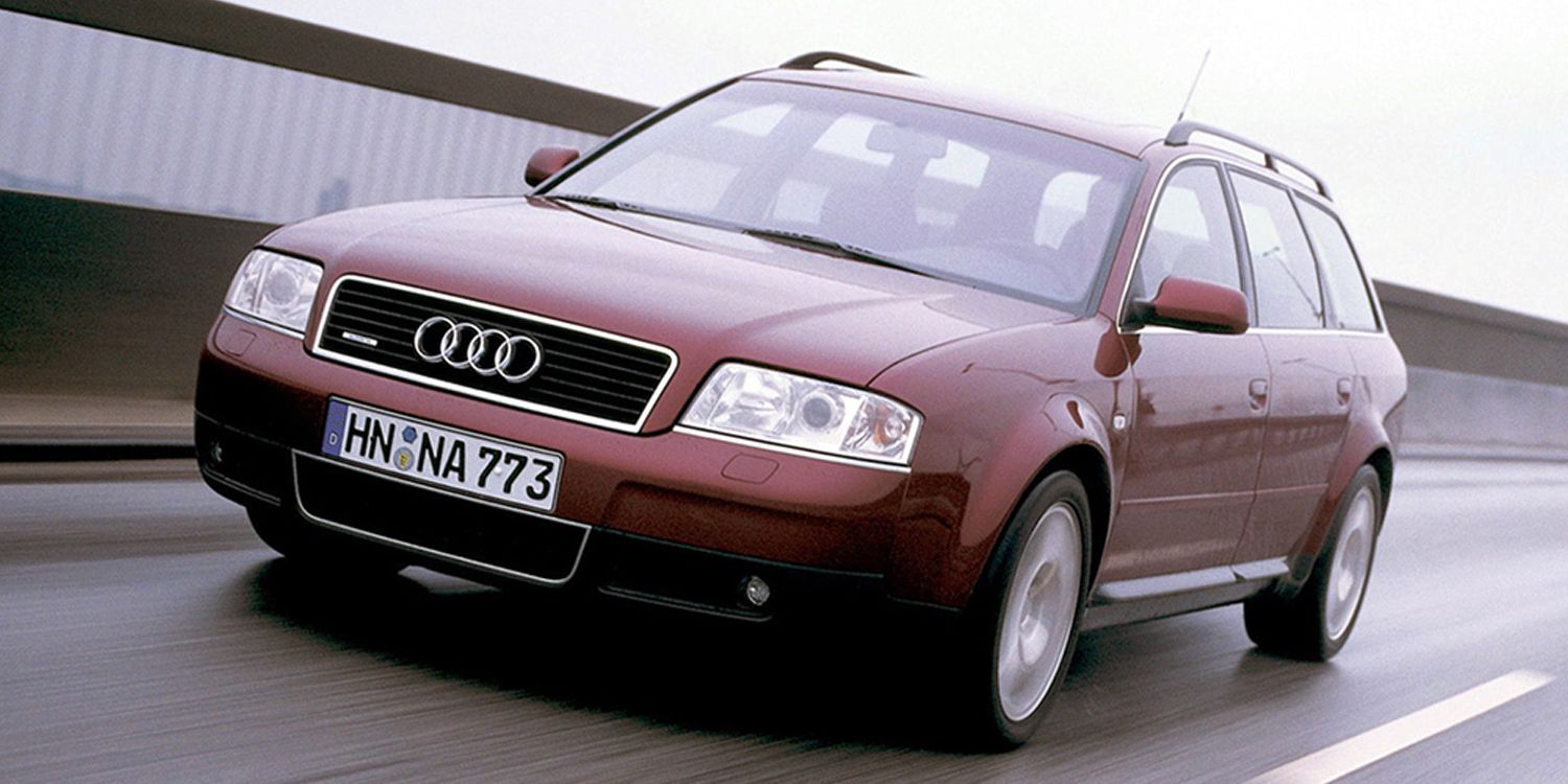 The front of the A6 4.2 Avant on the move