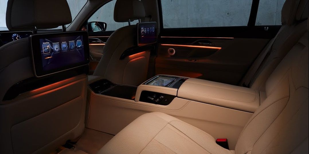 Here Are The Coolest Features Of The 2022 BMW 7 Series