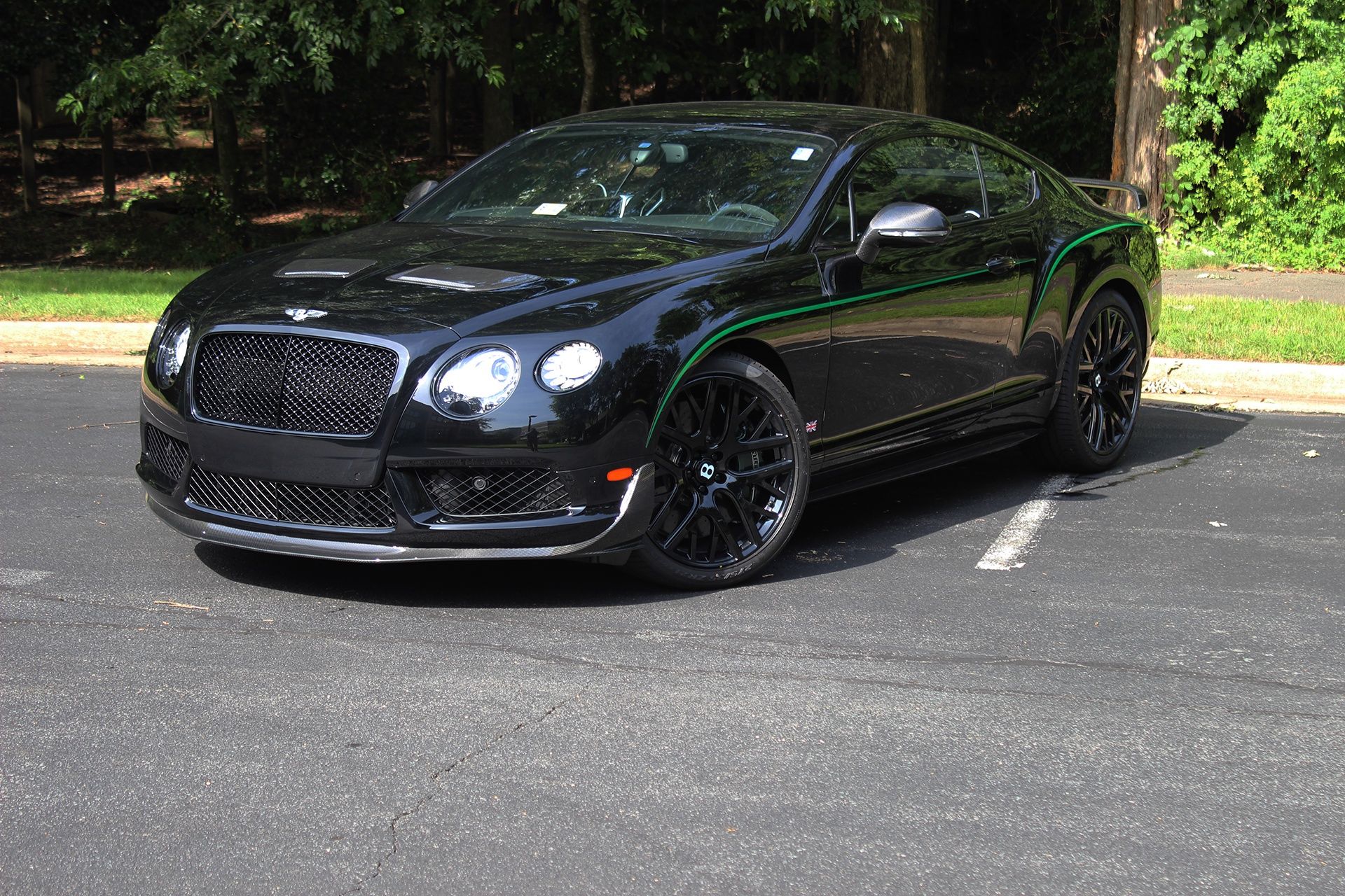 Black Bentley Continental GT3-R