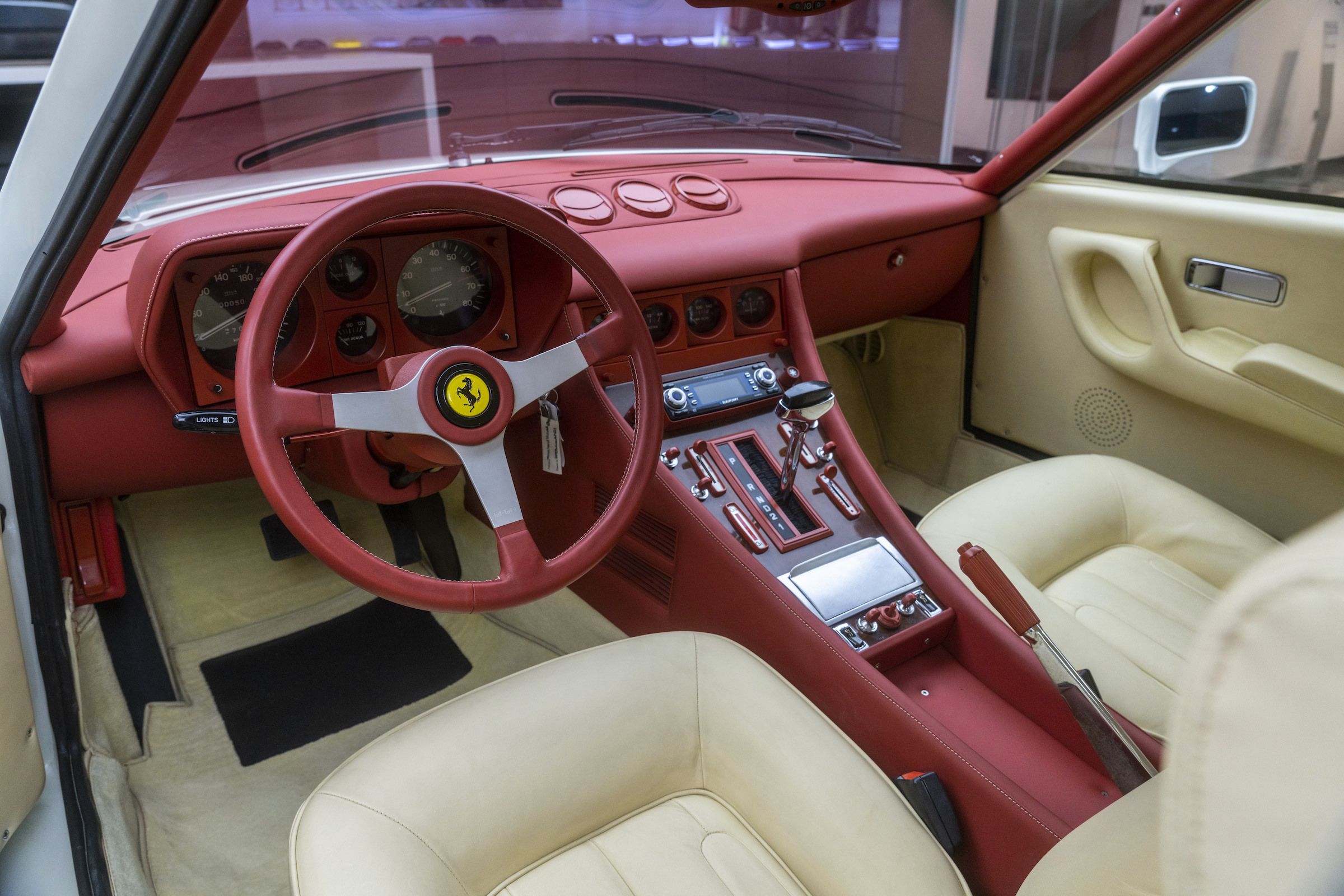 Ferrari Meera S 
