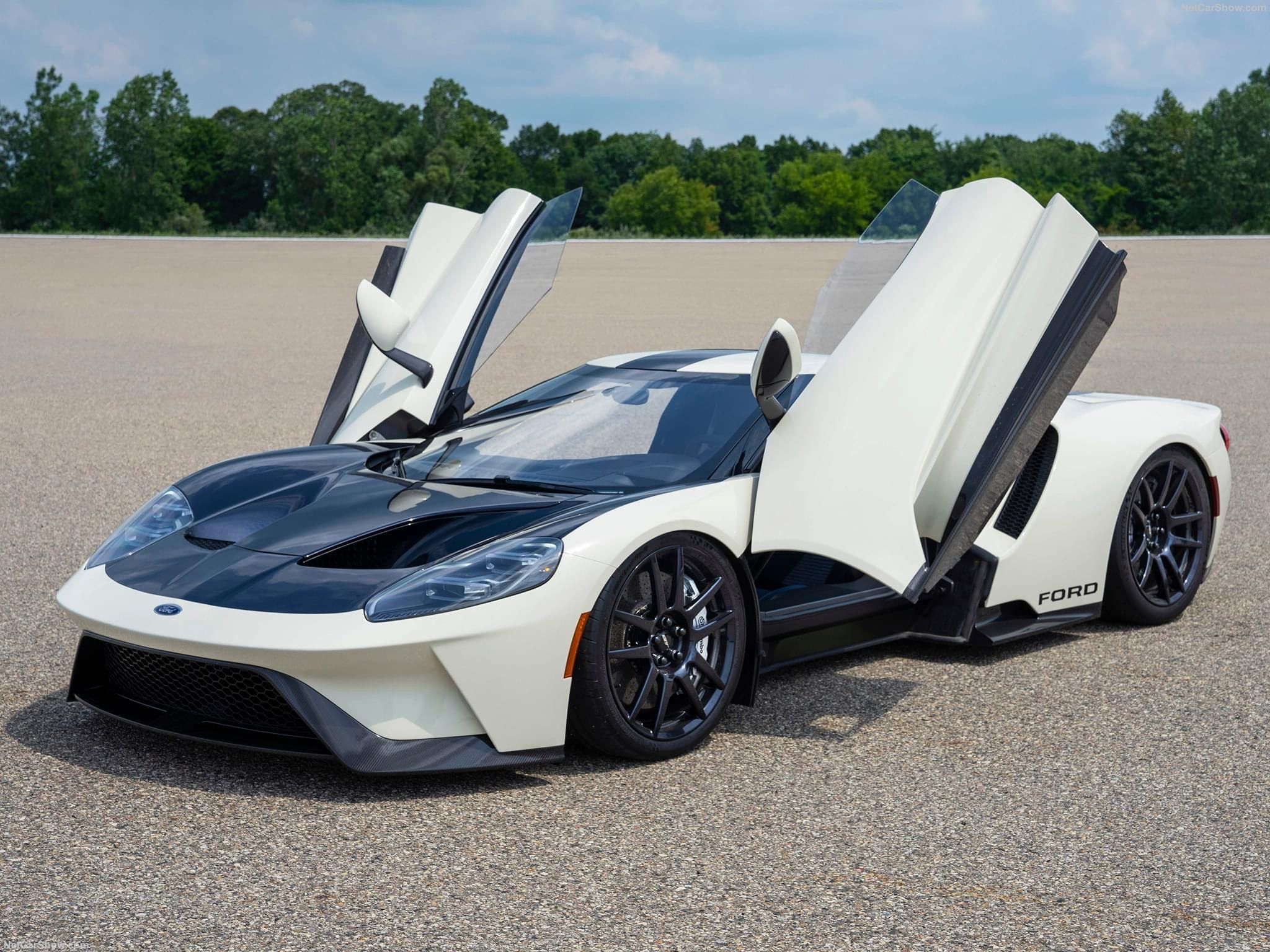 This Is The Best Feature Of The 2021 Ford GT