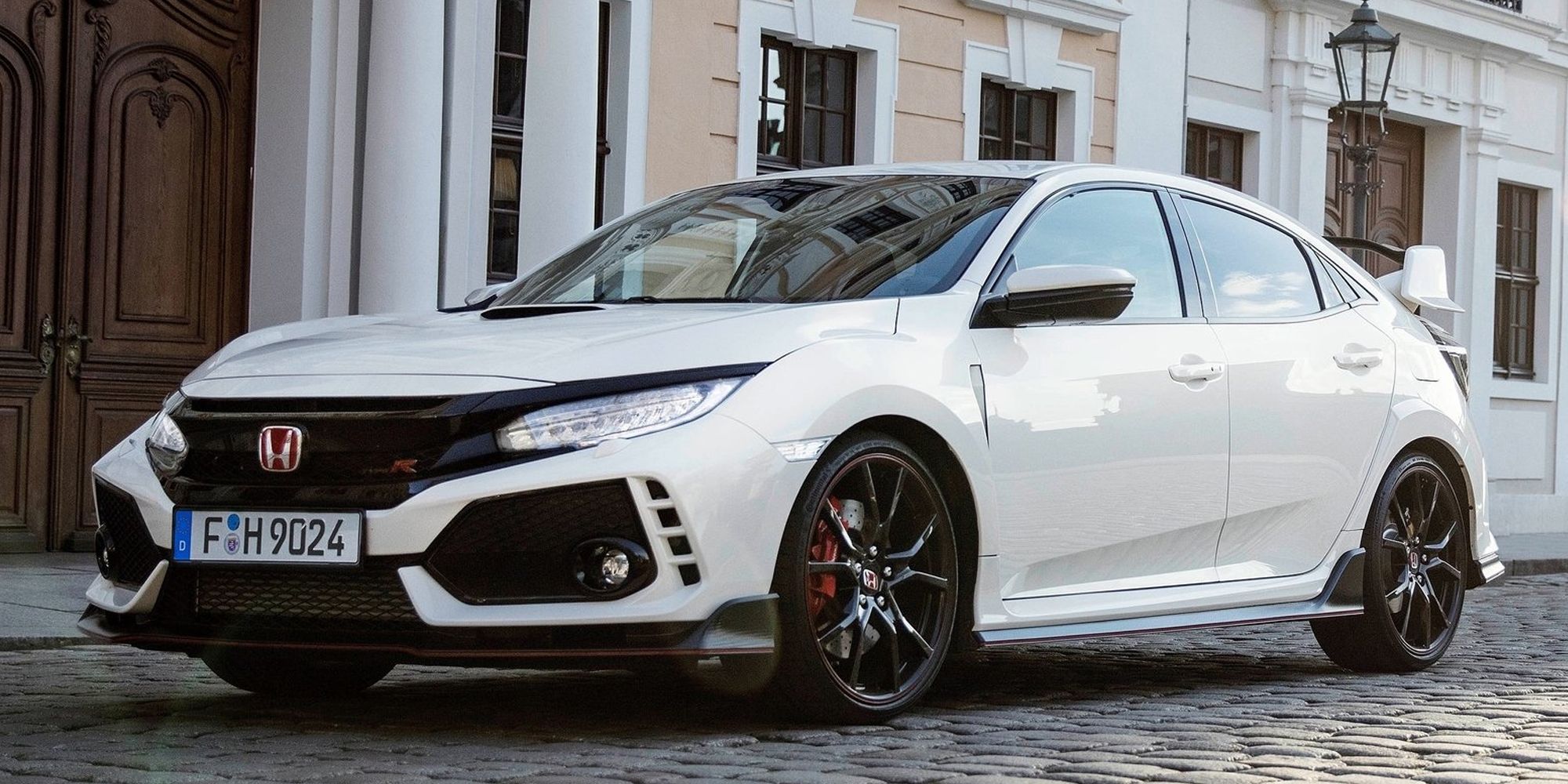 Front 3/4 view of the Civic Type R