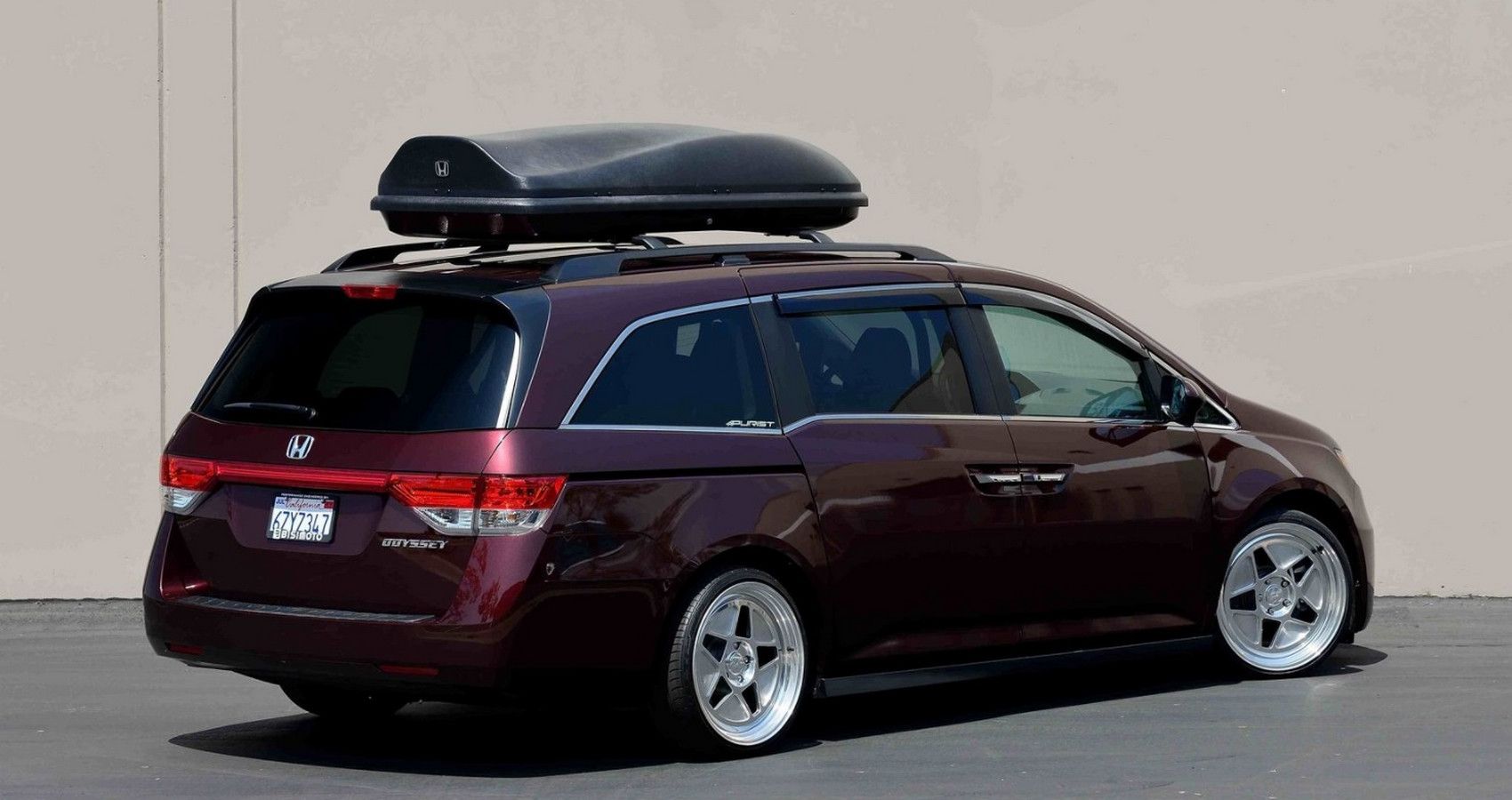 Honda Odyssey - Rear