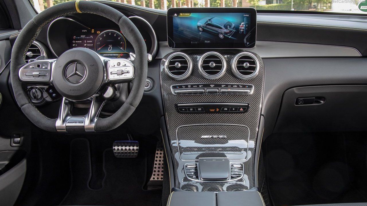 Mercedes-Benz-GLC63_S_AMG_Coupe-Interior-1
