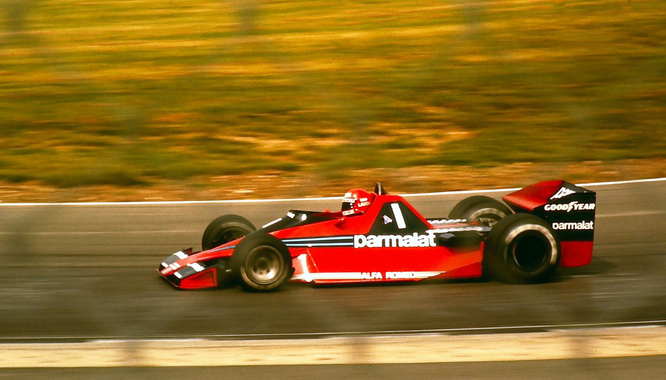 Niki_Lauda_-_Brabham_BT46_heads_up_towards_Druids_at_the_1978_British_Grand_Prix