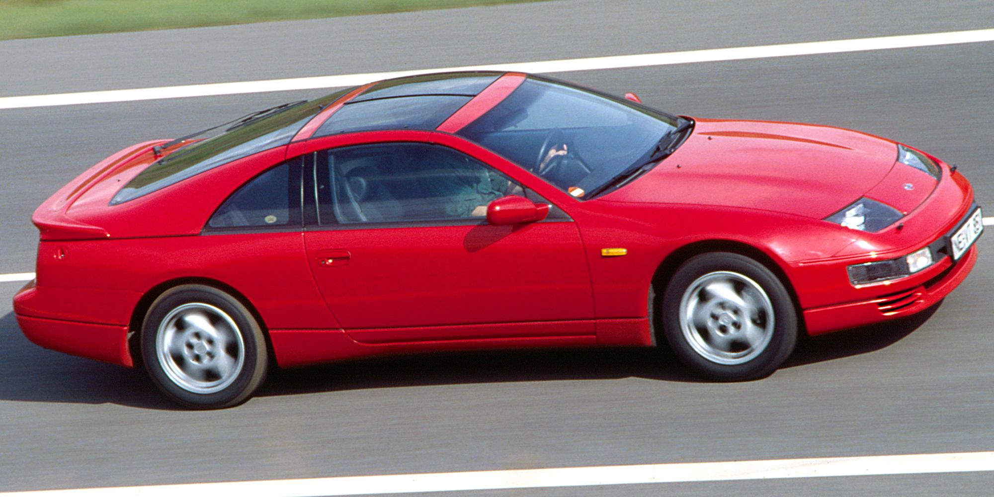 The side of the 300ZX on the move