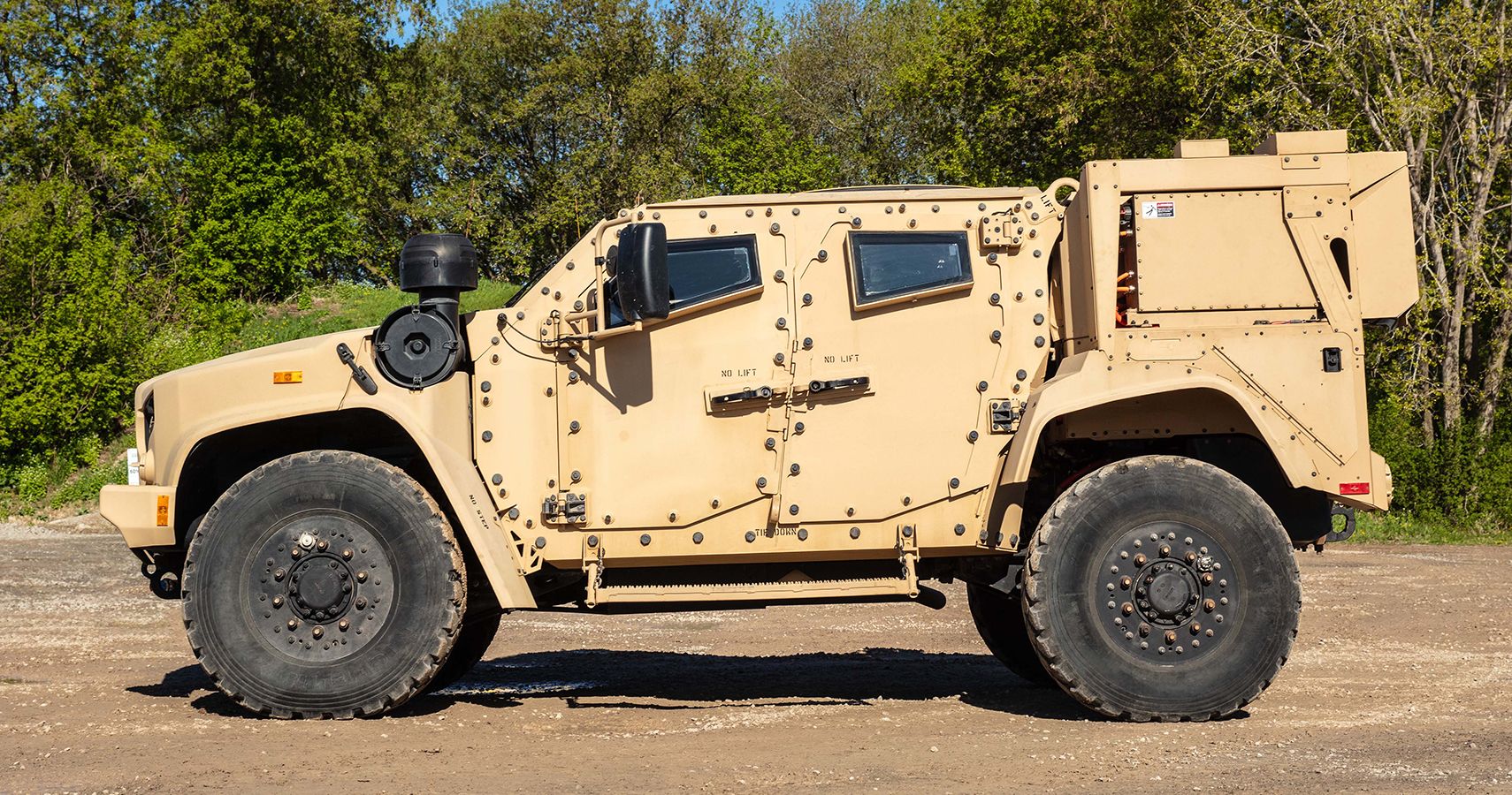 The First Silent Drive Hybrid Electric JLTV Is Coming