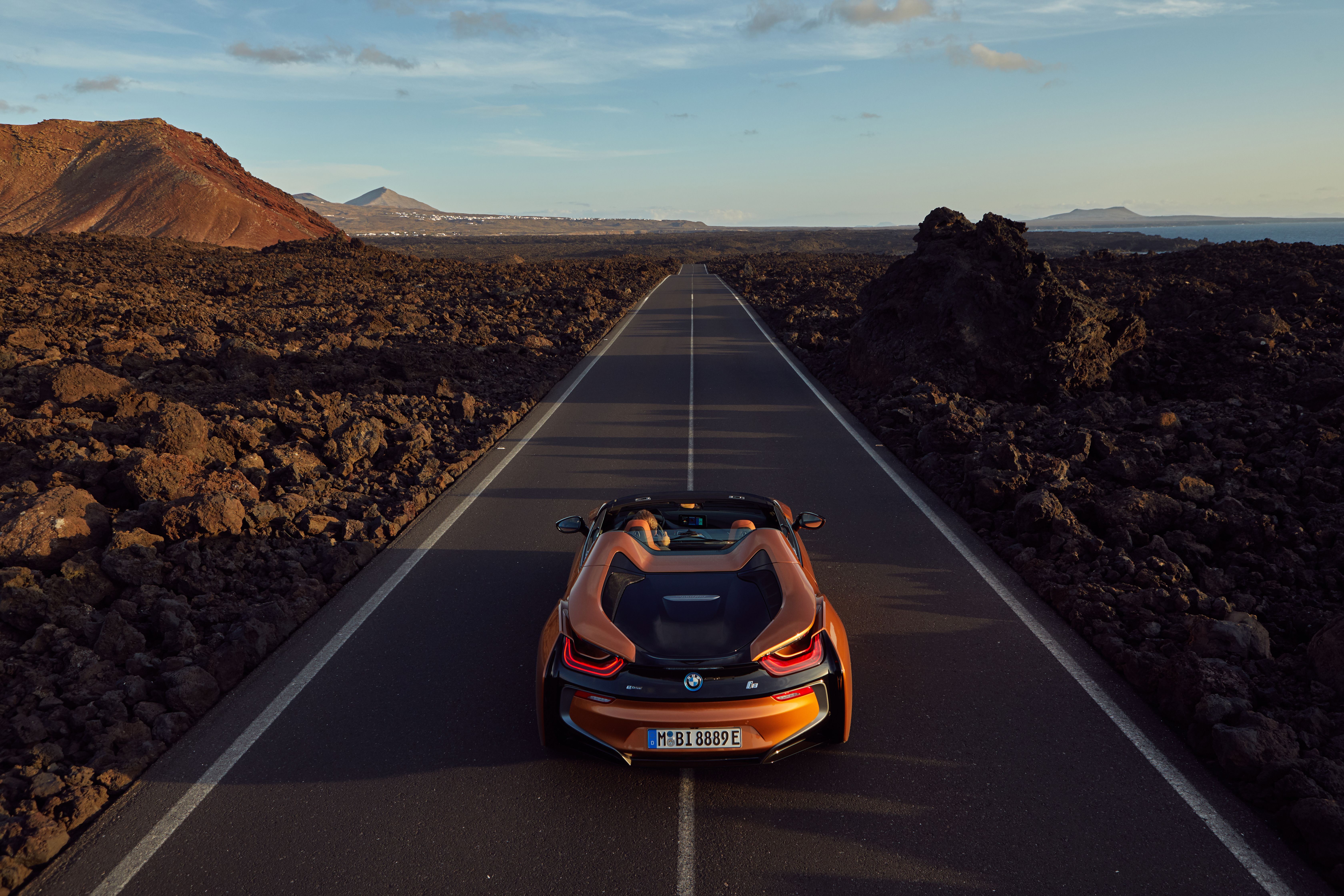 BMW i8 Roadster Orange