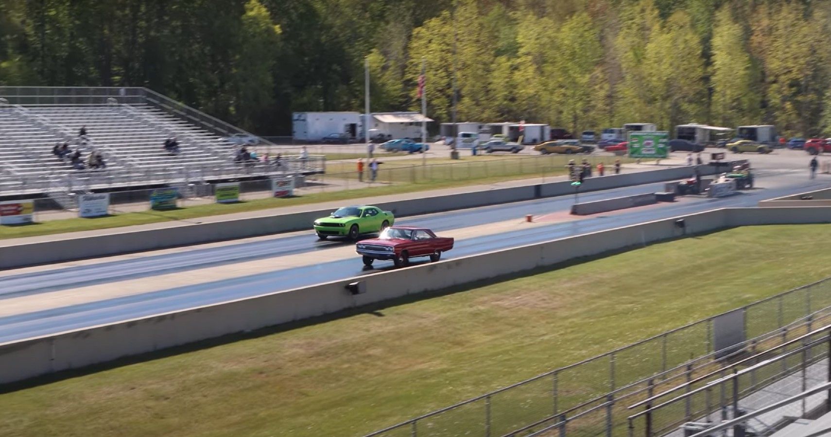 Challenger 392 Scat Pack vs 1967 Coronet RT Hemi drag race