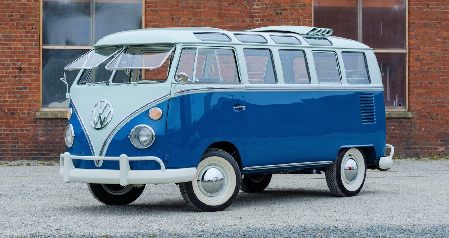 Volkswagen Samba Bus - Front