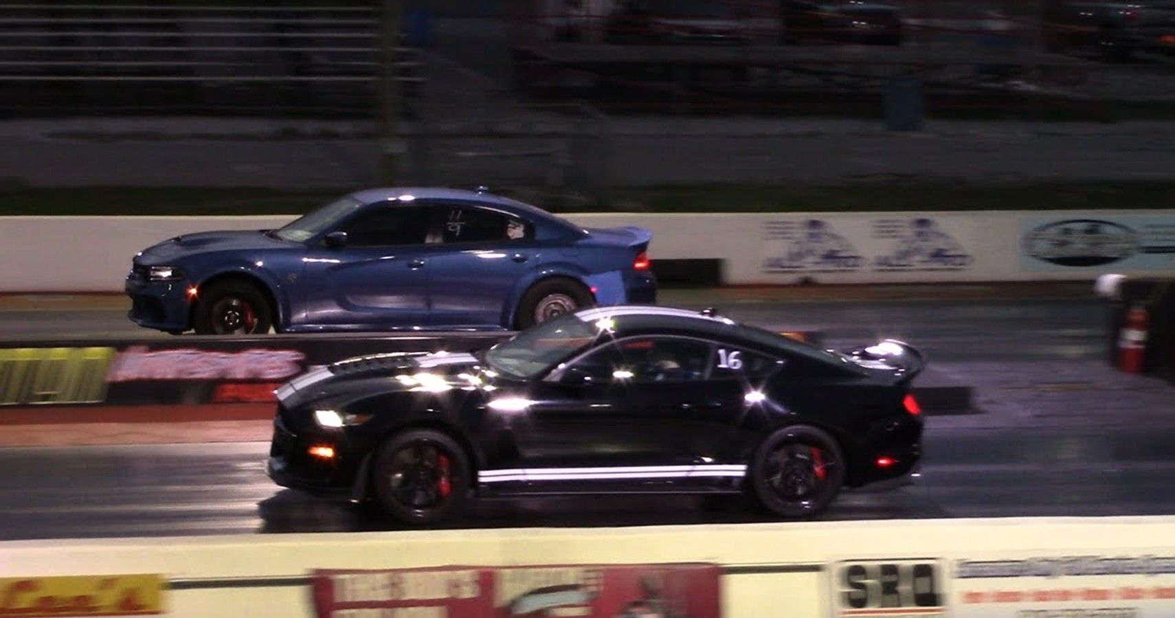 Ford Mustang Shelby GT500 race