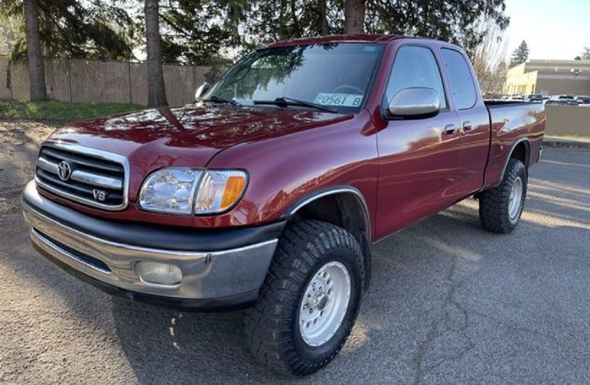2000 Toyota Tundra On View