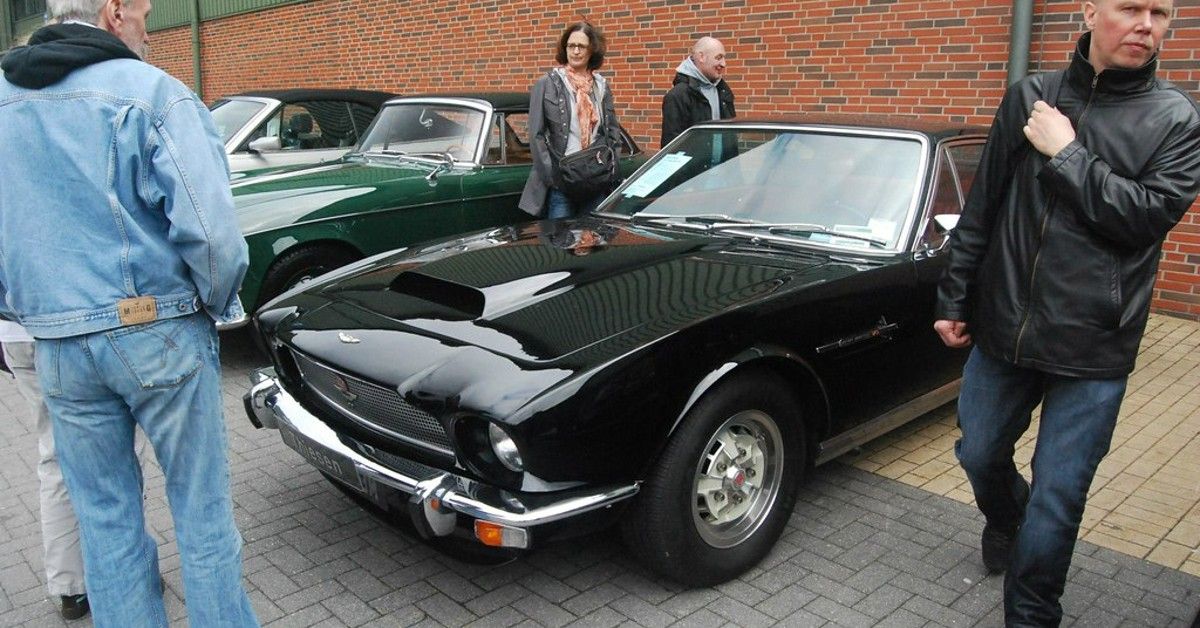1977 Aston Martin V8 Vantage front