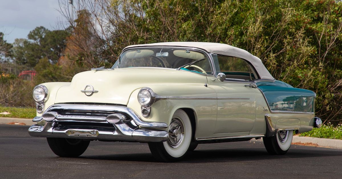 1953 Oldsmobile Fiesta Convertible Classic Car In White & Turquoise 