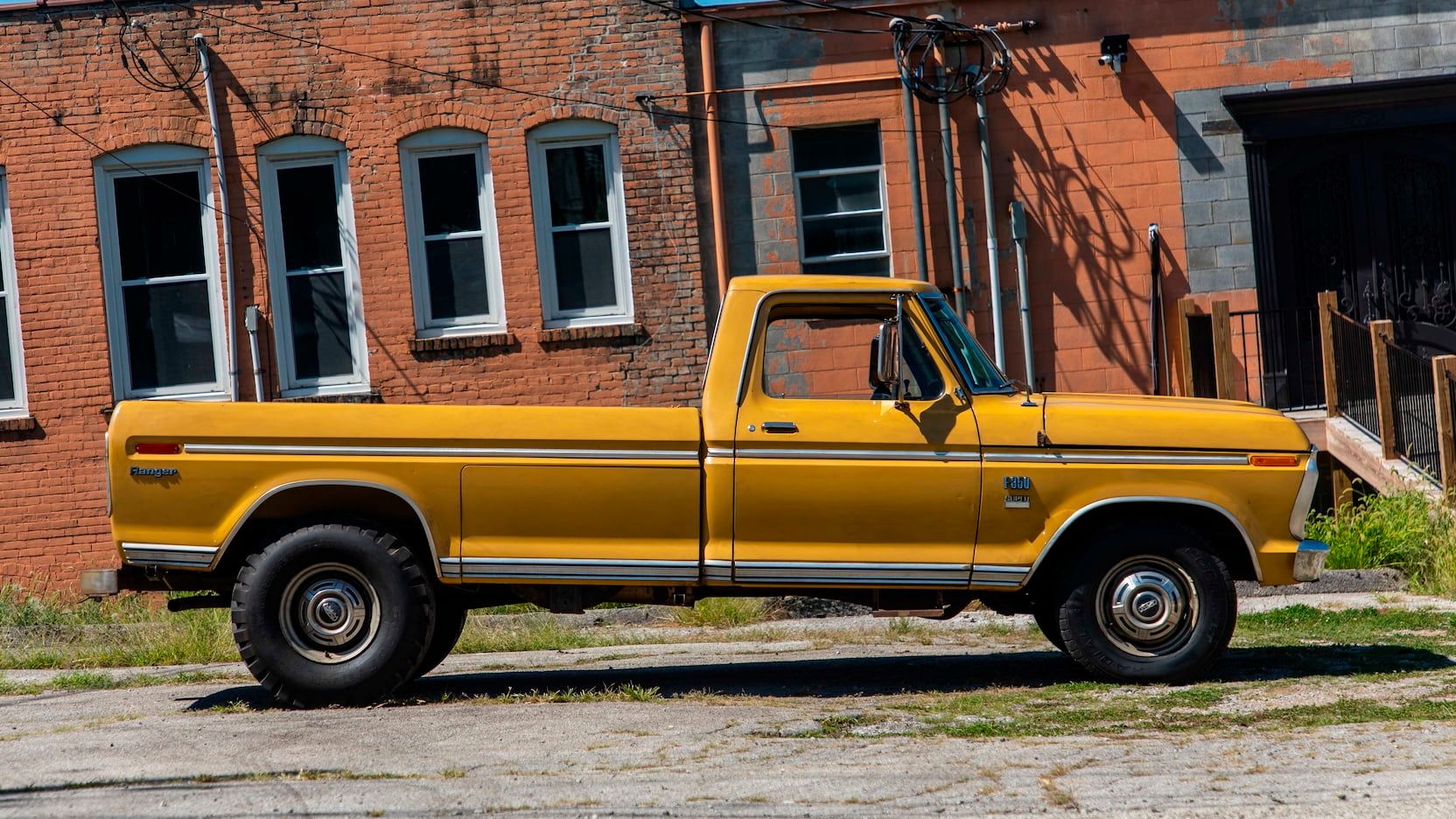 Yellow 1973 Ford F-350