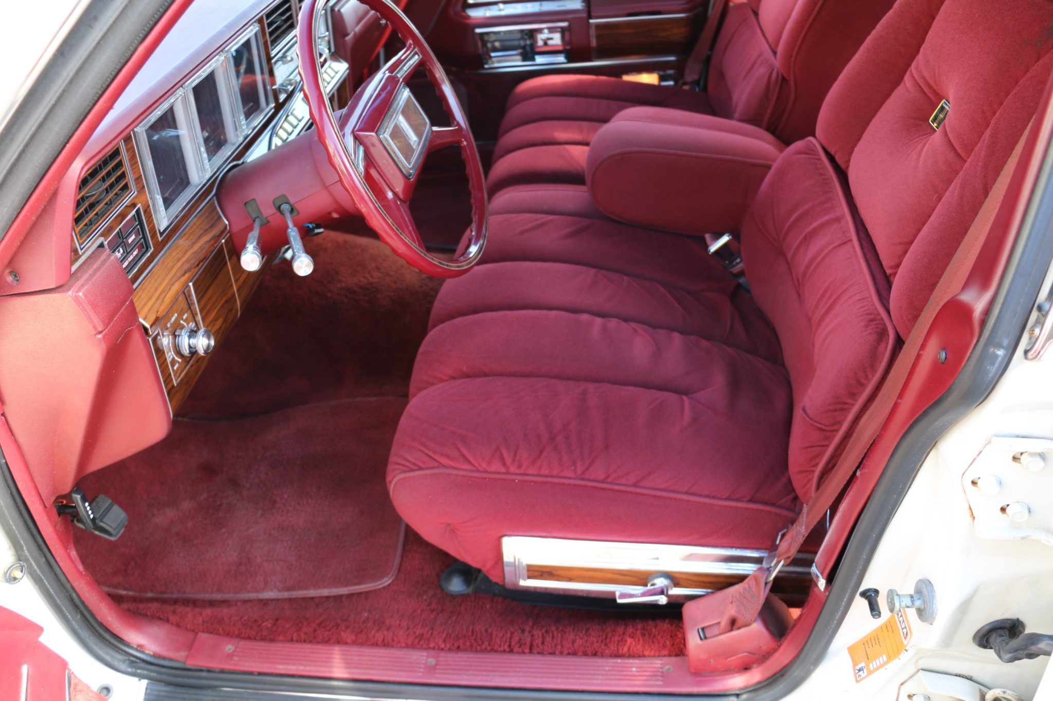 1981-Lincoln-Mark-VI-Continental-Interior