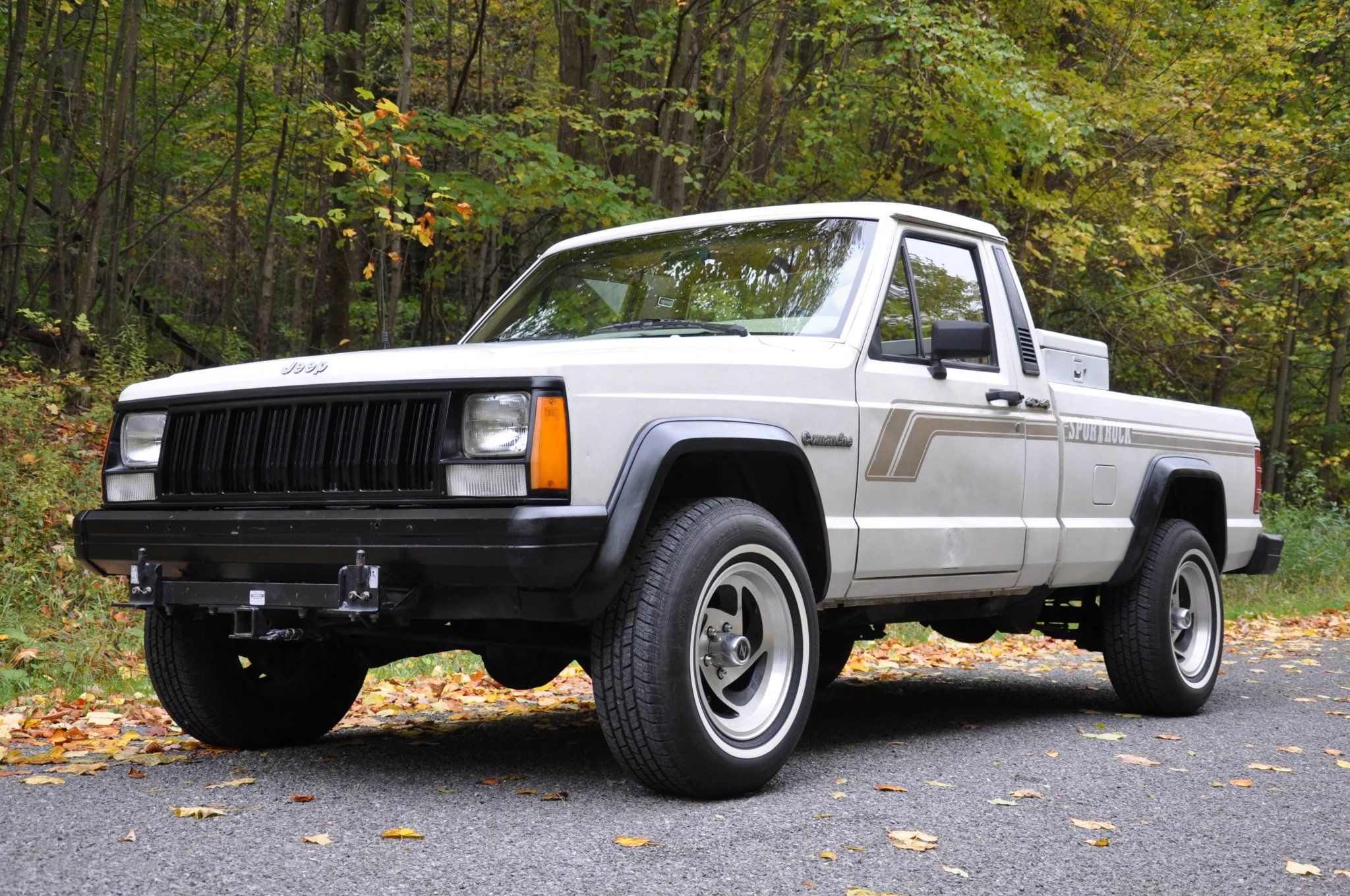White 1988 Jeep Comanche