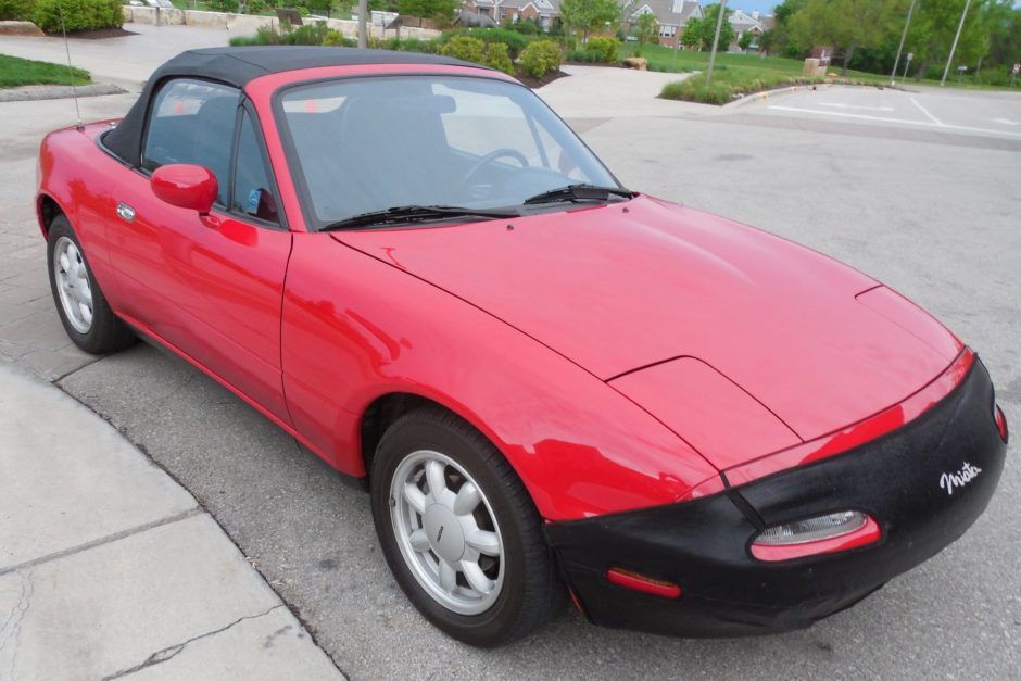 1990-Mazda-MX-5-Miata-1