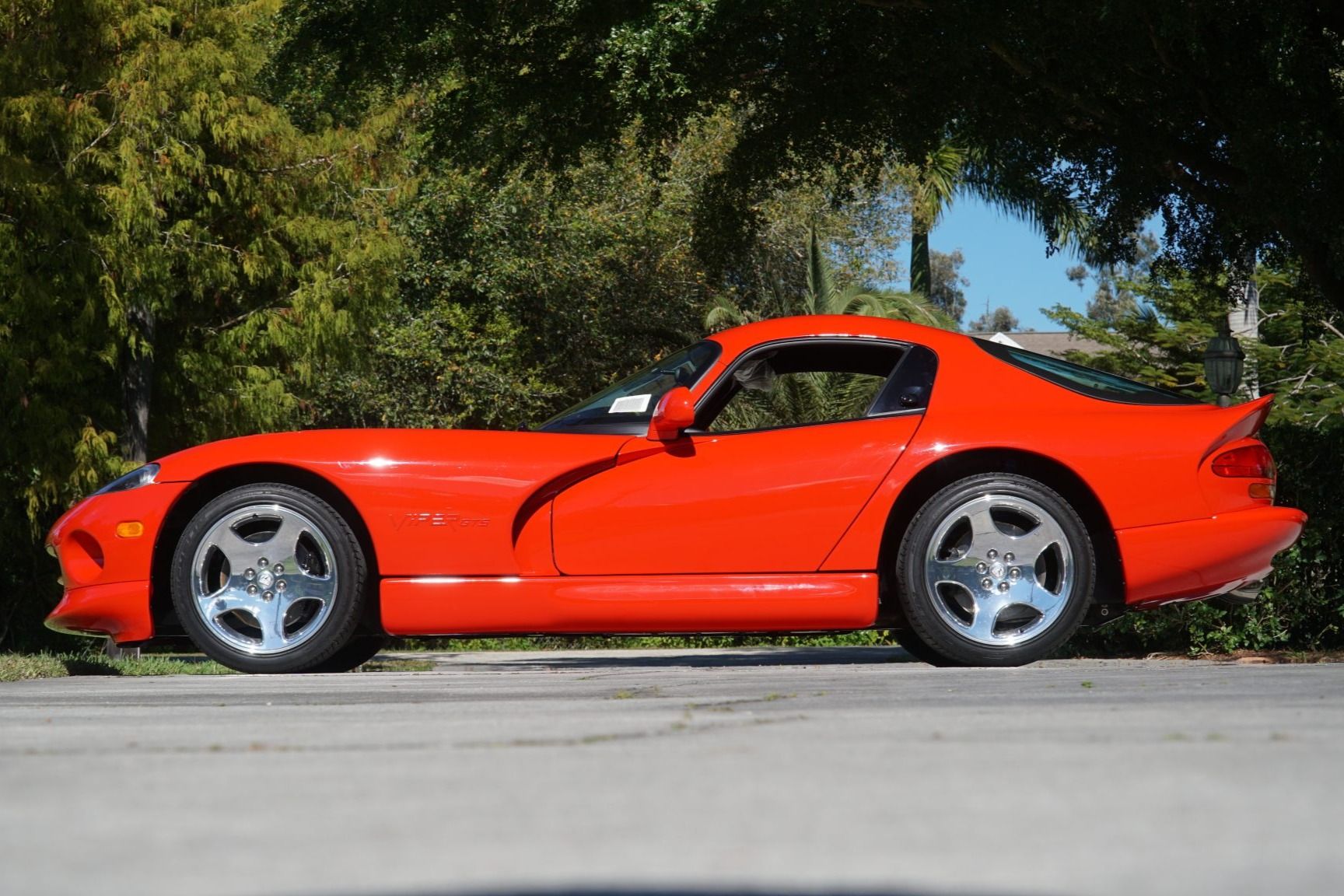 2002 Dodge Viper GTS Final Edition Auction Featured Image
