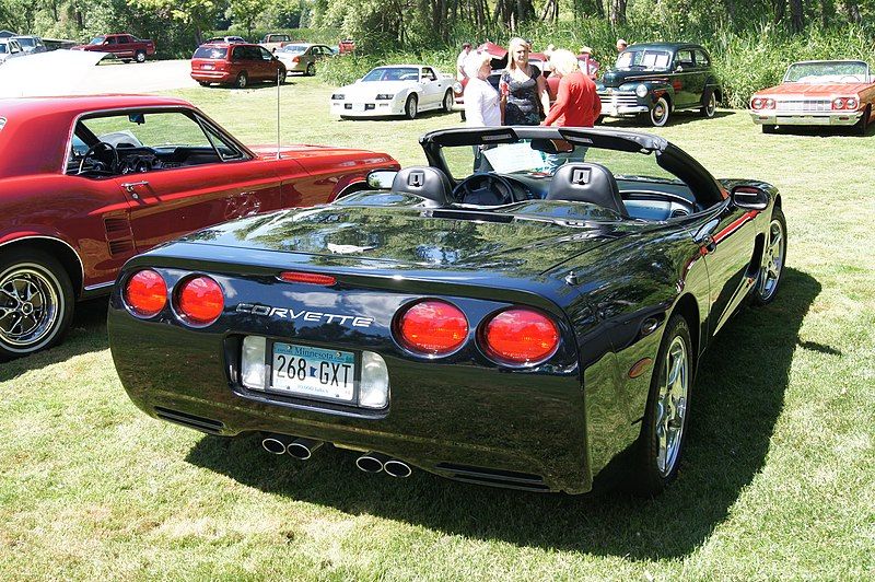 2003-Chevrolet-Corvette-2