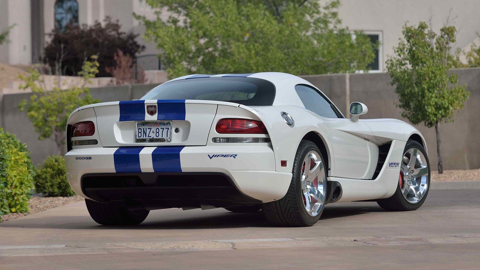 White 2006 Dodge Viper