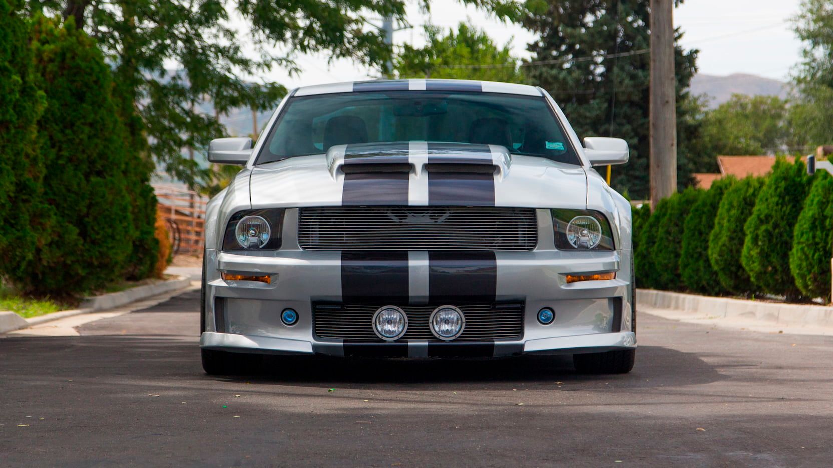 2007-Ford-Mustang-GT-Deluxe-1