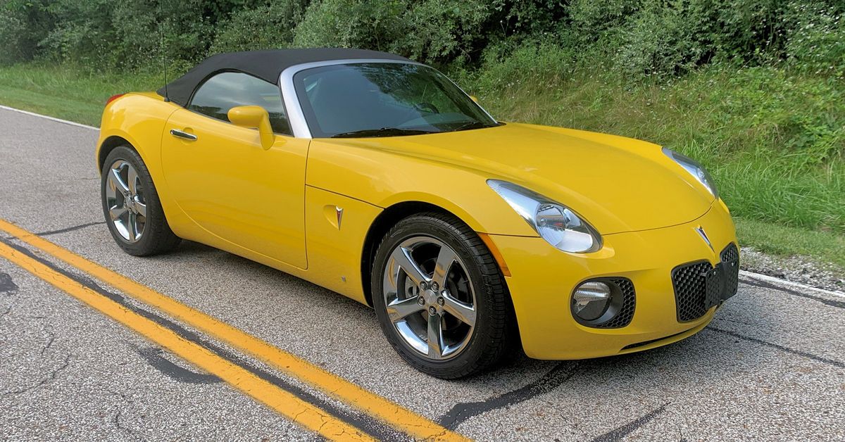 2007 Pontiac Solstice GXP 5-Speed Sports Car