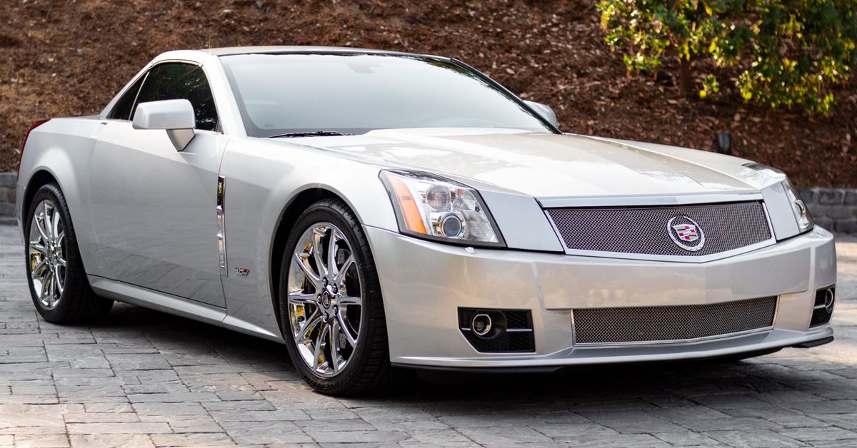2009-Cadillac-XLR-V-Sports-Car