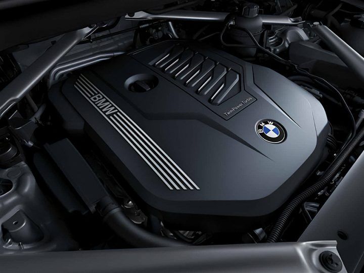 2021-BMW-X7-Engine