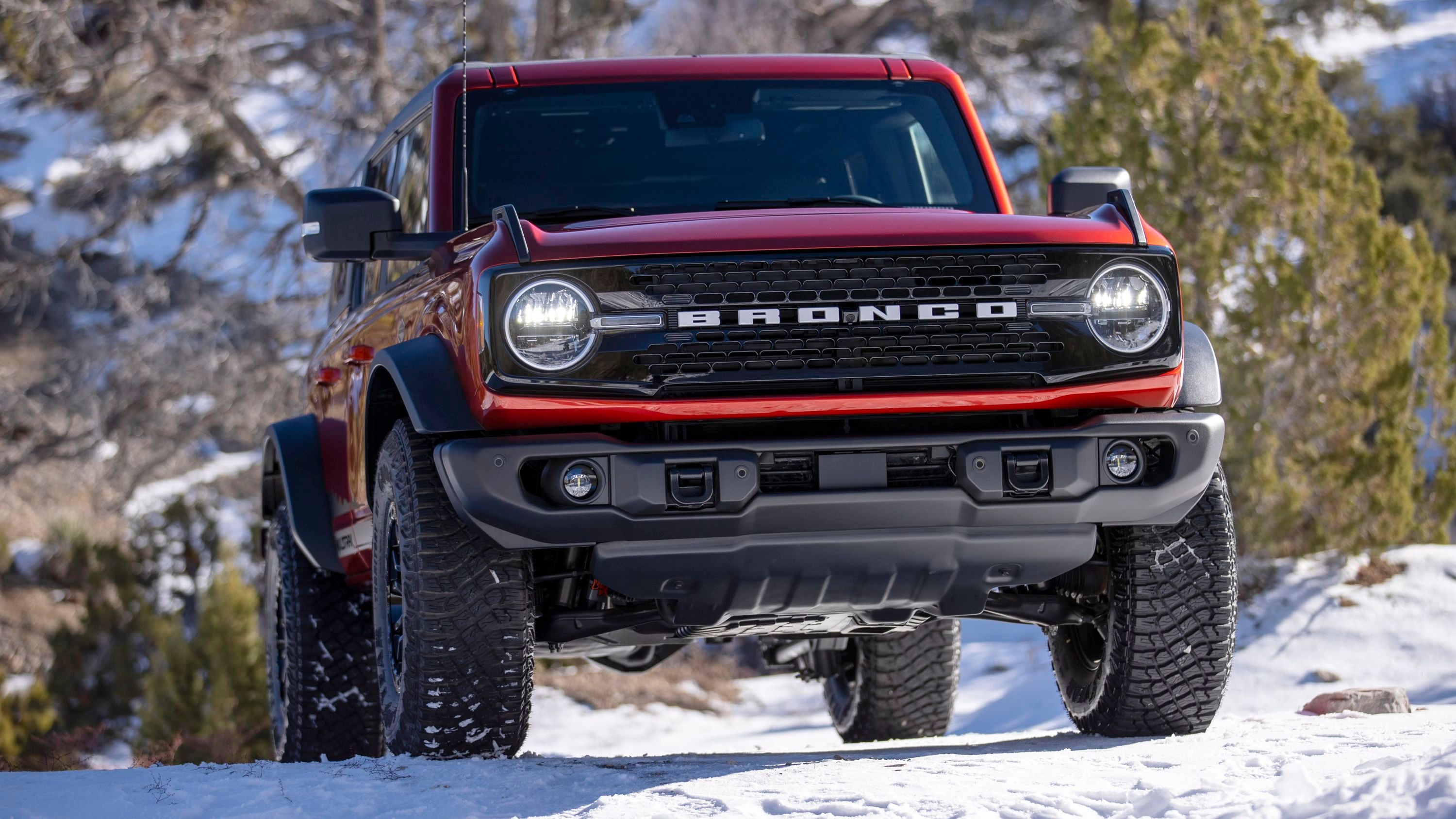 2022 Ford Bronco WIldtrak riding in the snow