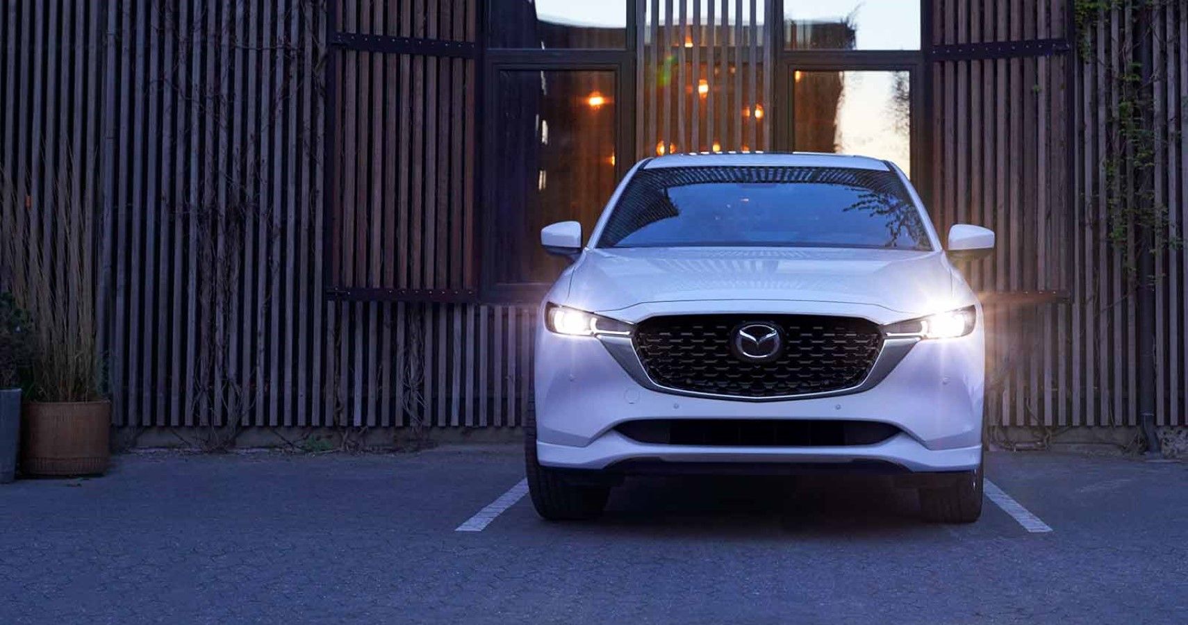 2022 Mazda CX-5 front view