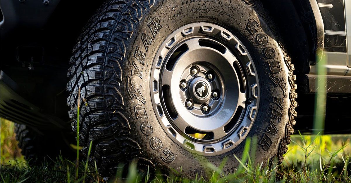 Ford Bronco Everglades 17-Inch-Wheels And Mud Terrain tires