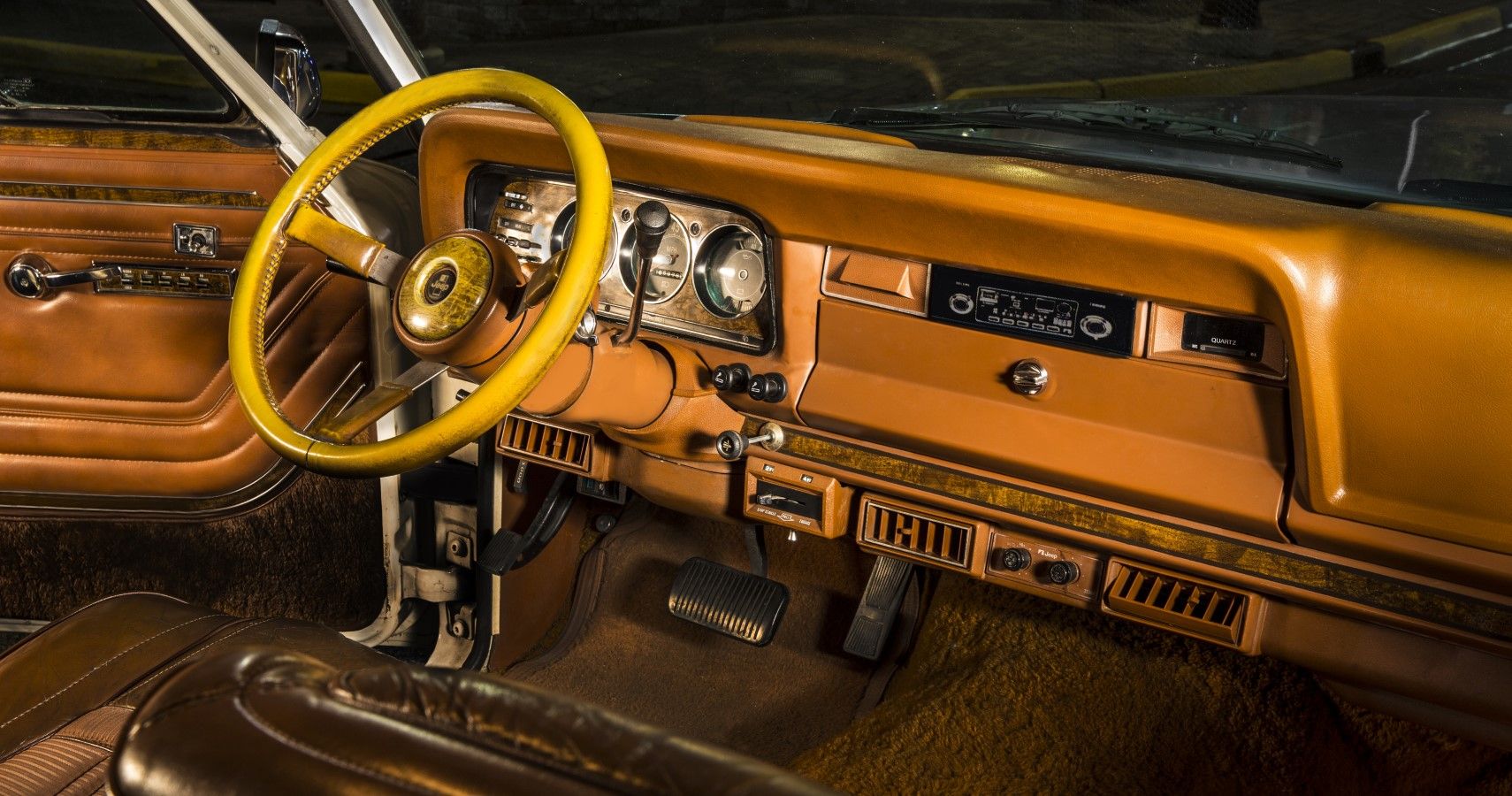 1963 Jeep Wagoneer interior layout view