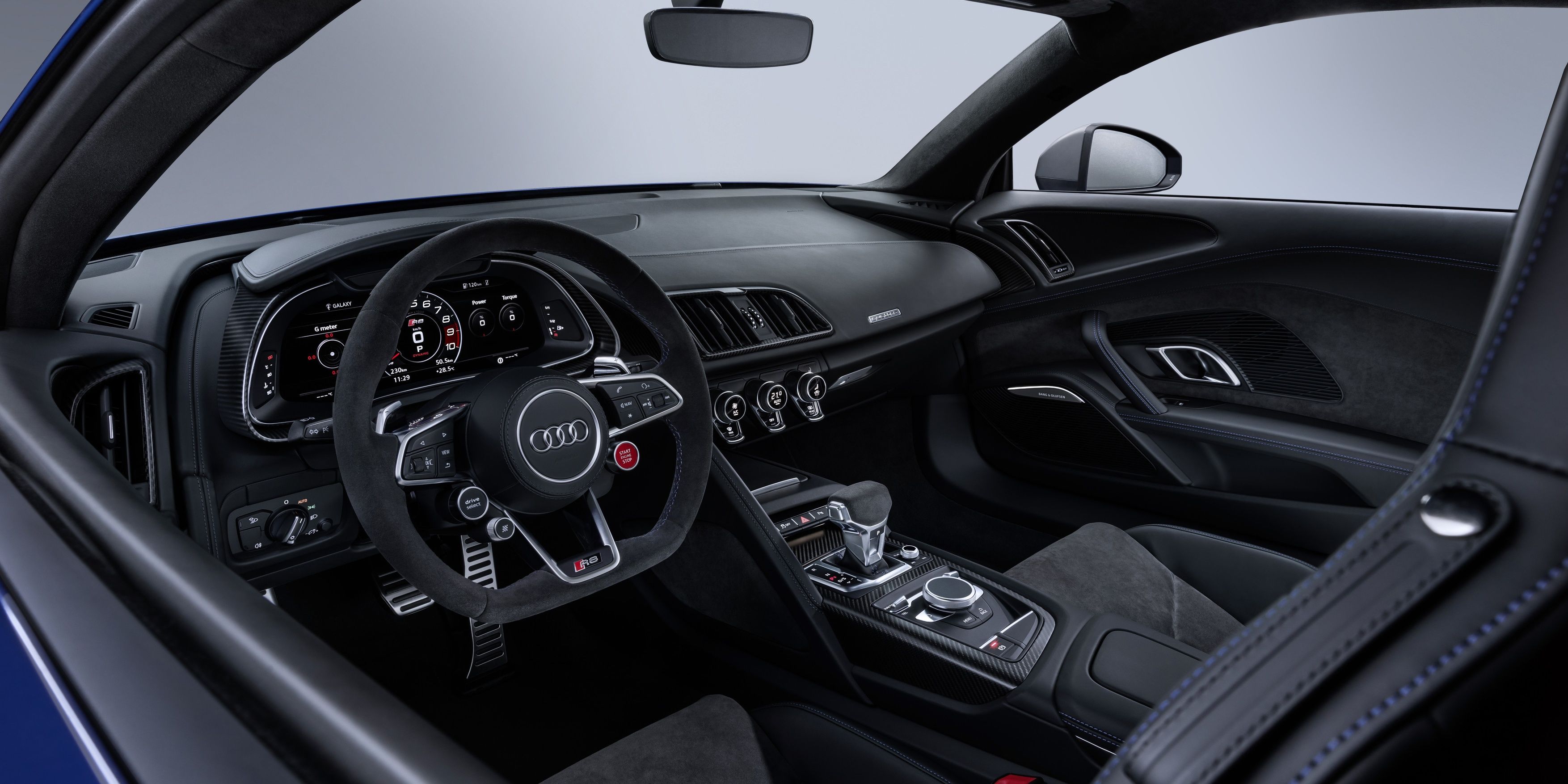 Audi R8 2022 interior black