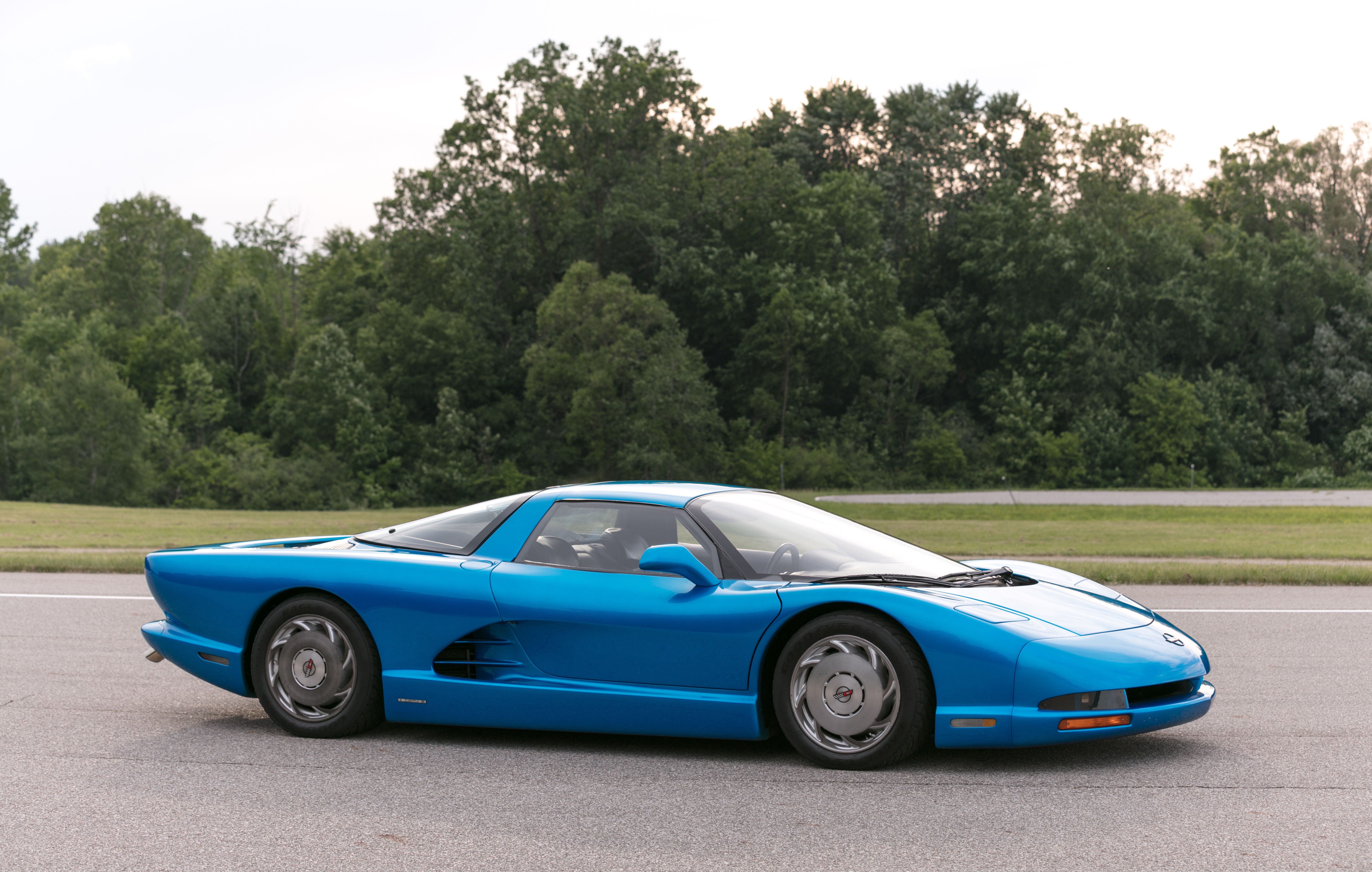 1990 CERV-III blue concept car