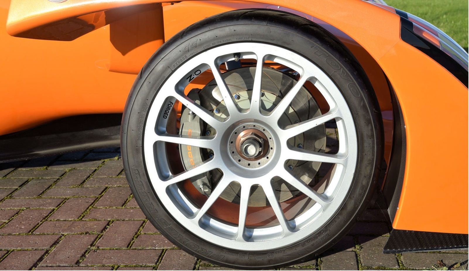 Caparo T1 Brakes - Front Wheel