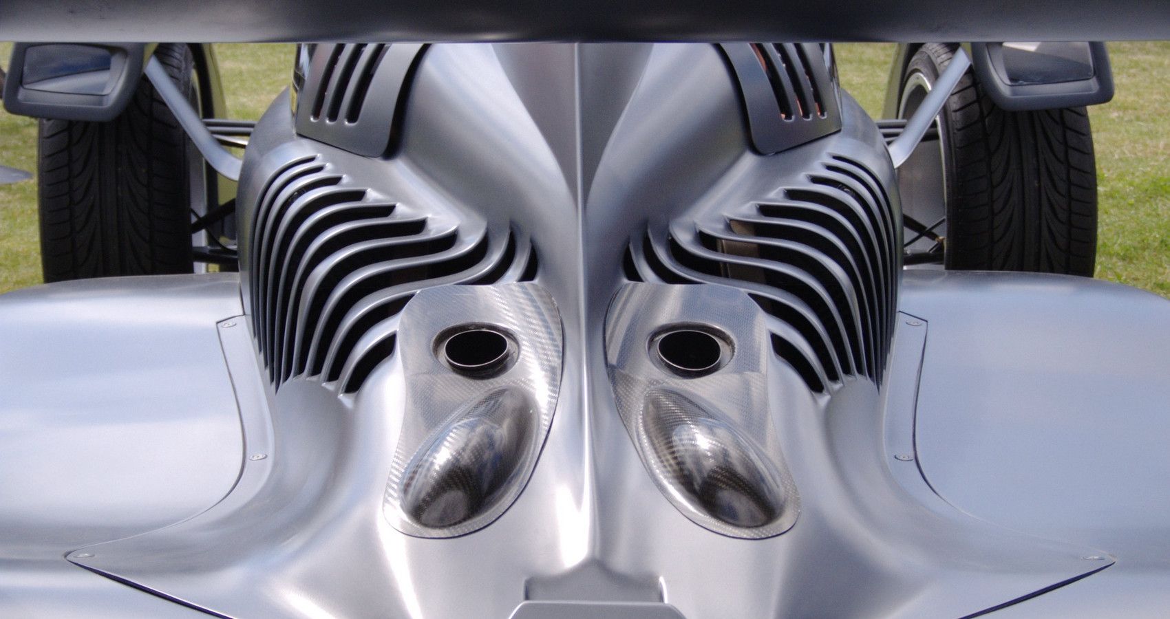 Caparo T1 Engine Cover - rer view