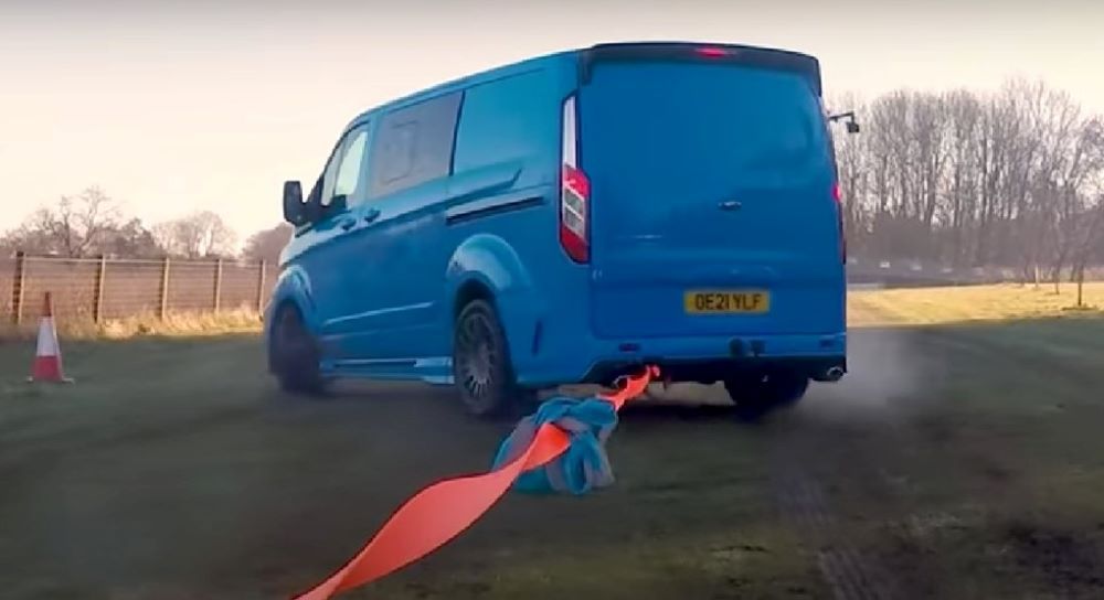Ford Ranger Beats Ford Transit in Tug of War