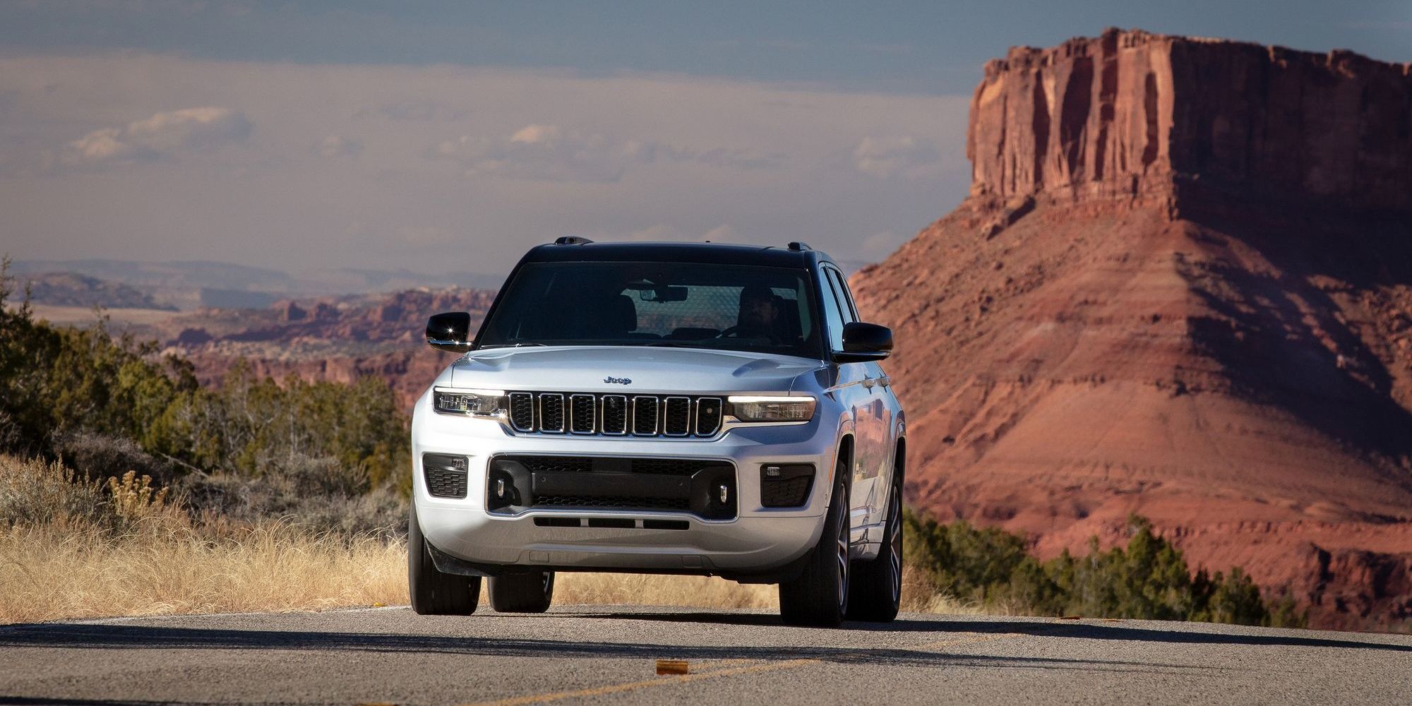 Jeep Grand Cherokee 2022 silver