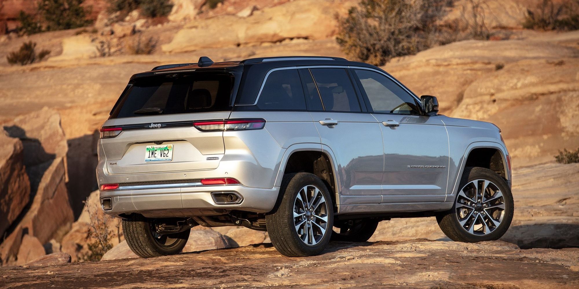 Jeep Grand Cherokee 2022 overland rear