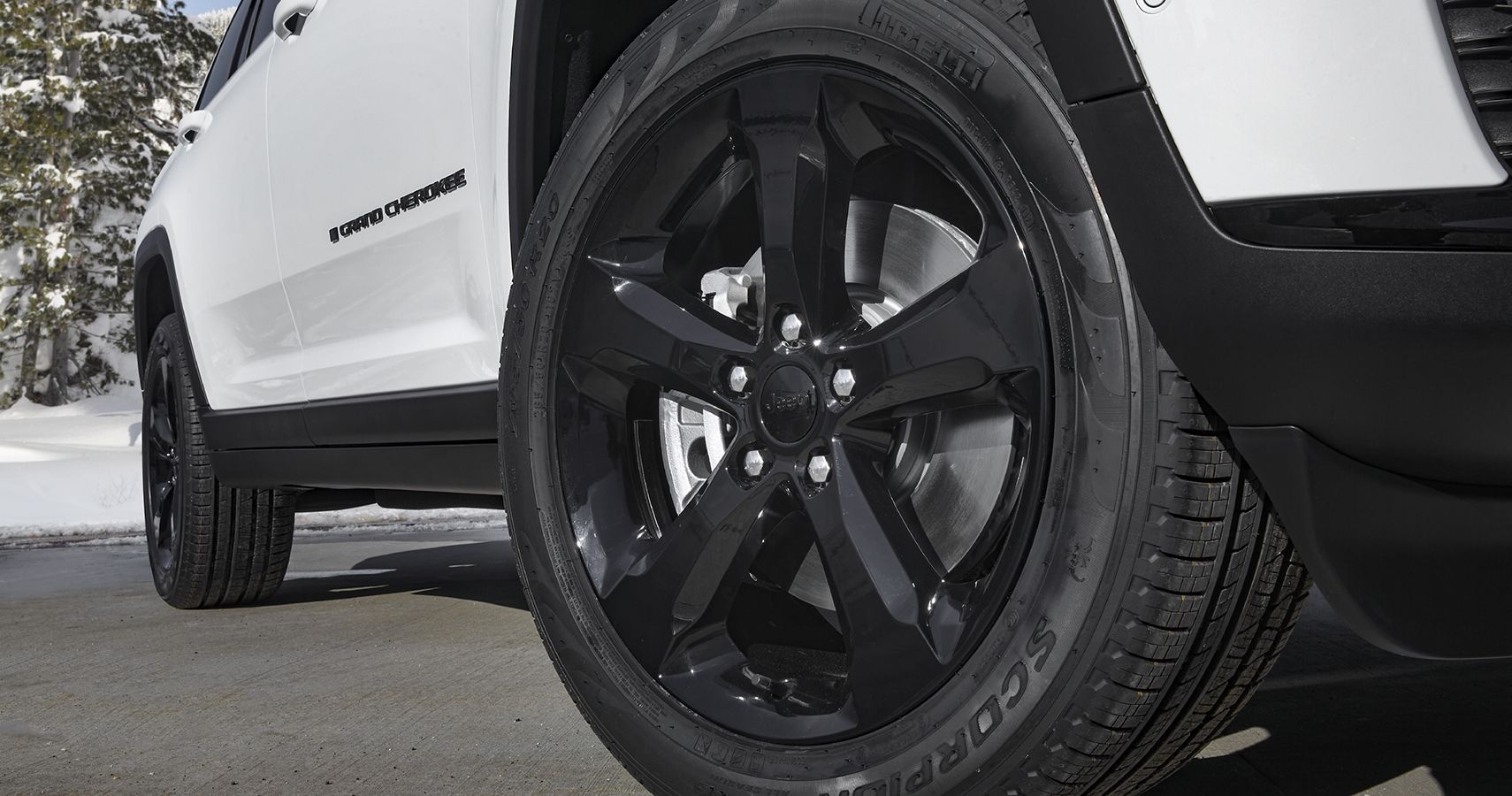 Jeep Grand Cherokee L Limited Black Package wheels