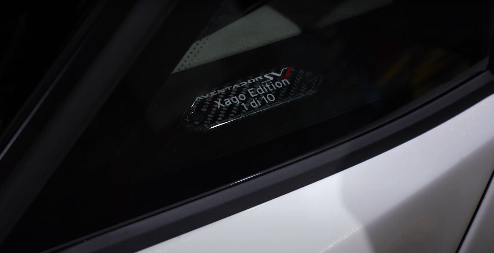 Lamborghini Aventador SVJ roadster Xago Edition plaque