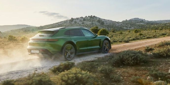 Porsche Taycan Turbo S Cross Turismo