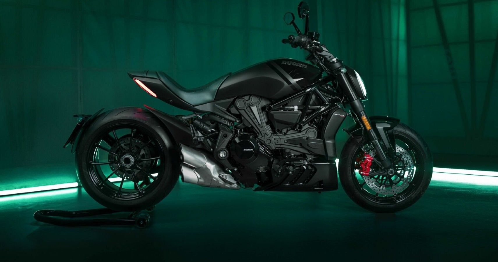 The Side View Of A 2022 Ducati XDiavel Nera Bike