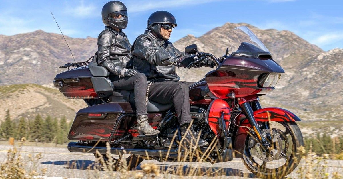 Two-People-On-A-2022-Harley-Davidson-CVO-Road-Glide-Limited-1