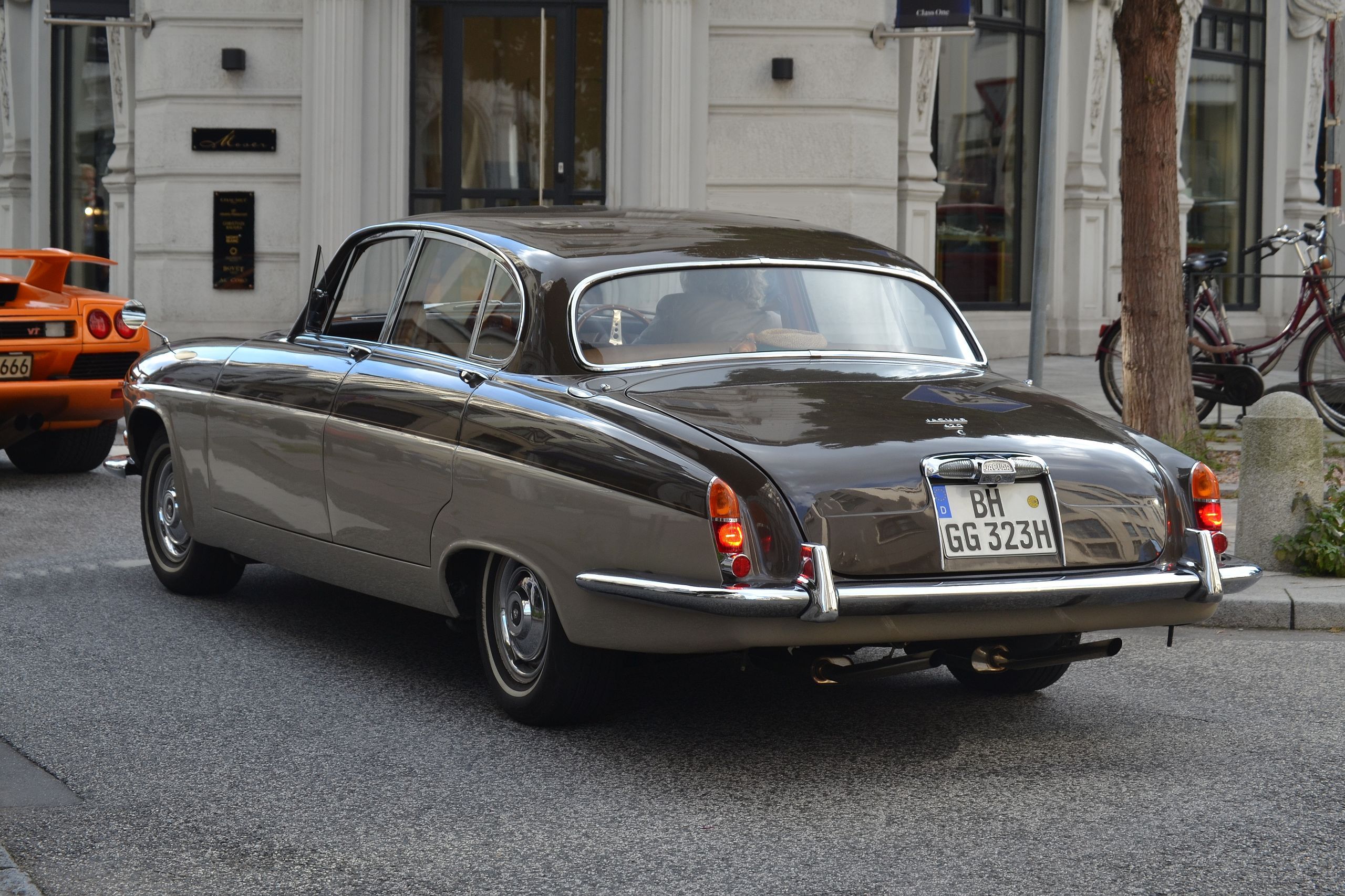 1967 Jaguar Mark X 420G parked