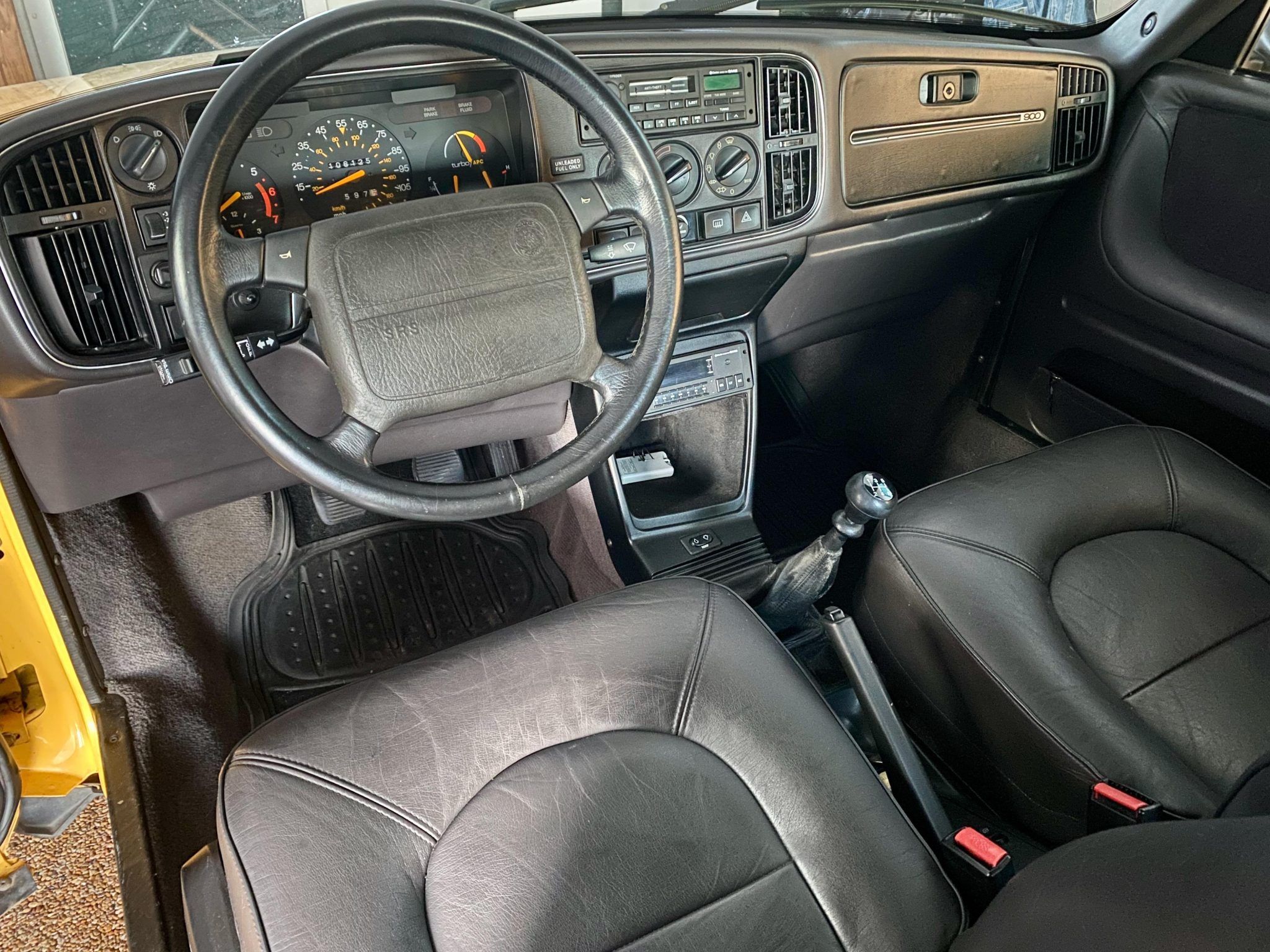 1991_saab_900-convertible interior grey