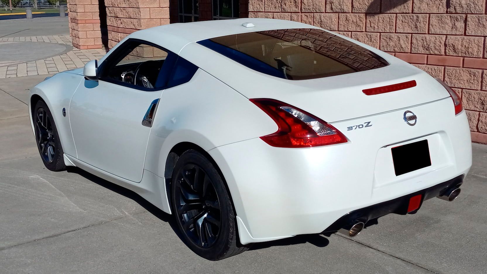 White 2015 Nissan 370Z