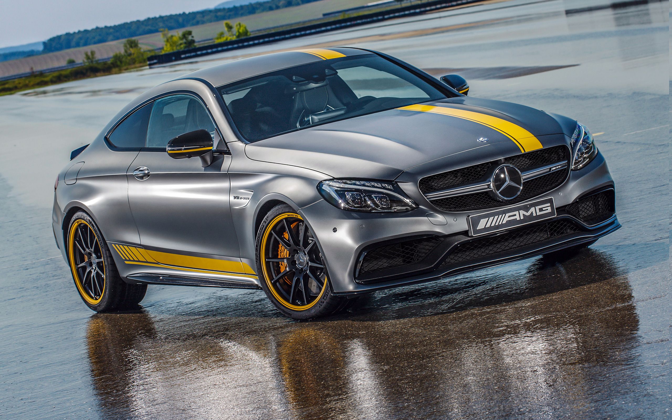 2017-Mercedes-Benz-C63-AMG-Coupe-Edition-1
