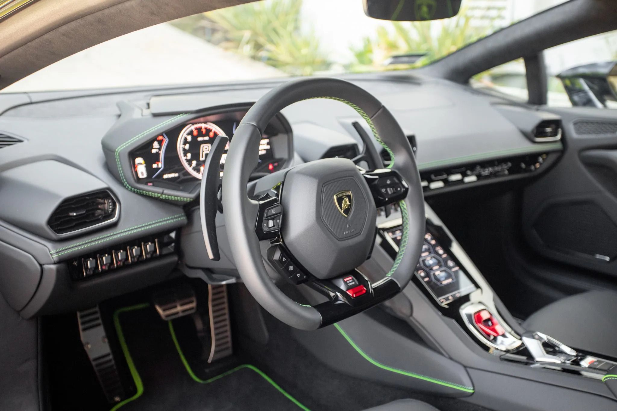 2021 Lamborghini Huracan interior